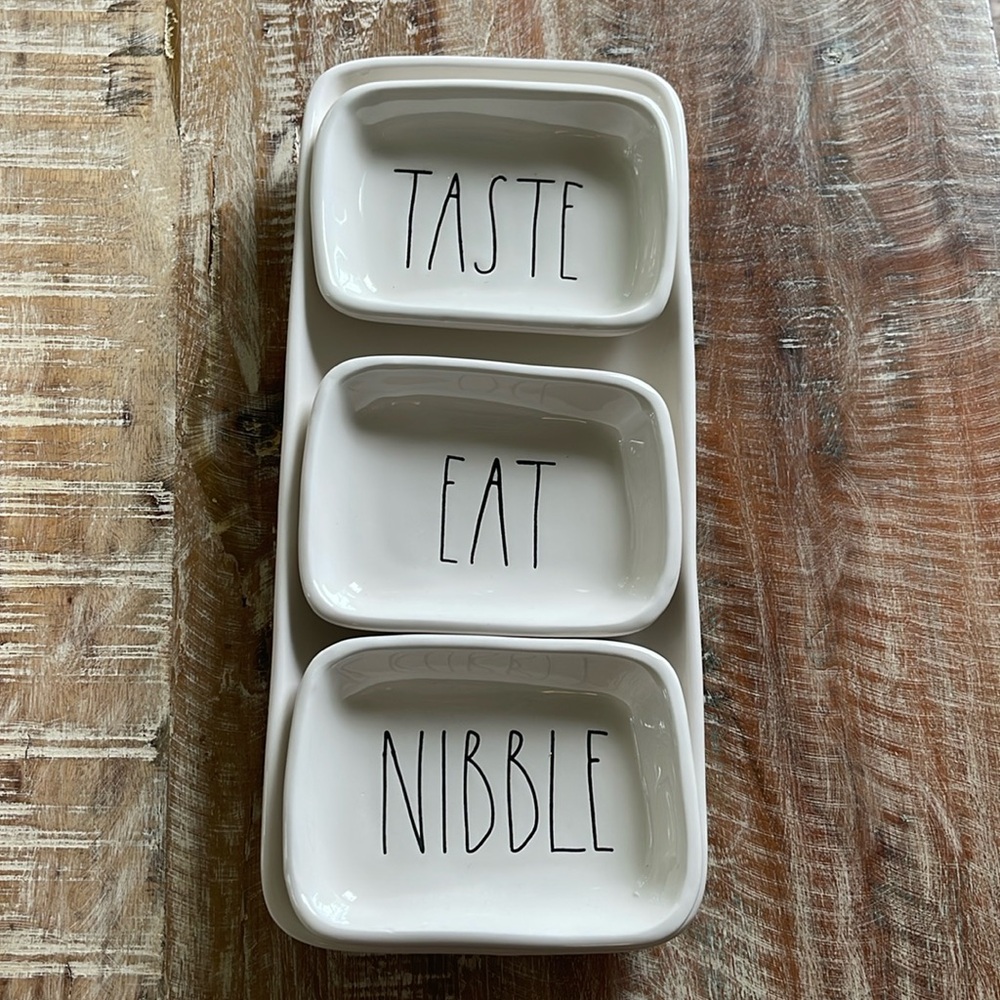 RAE DUNN SNACK TRAY